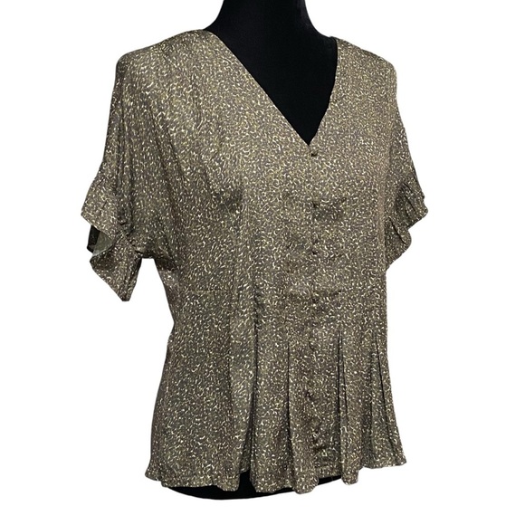 Dolan Green Satin Blouse XS Flutter Sleeve Button Front Boho Ruffle Festival Top - Picture 2 of 8